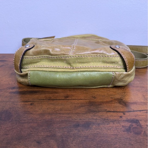 Fossil brand cross leather bag.green - Picture 4 of 10